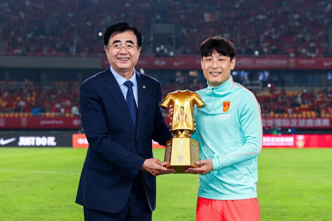内马尔入选世界杯名单仍在康复，社媒官宣第五次当爸